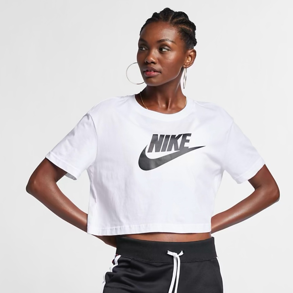 Nike Sportswear Essential Cropped Logo T-Shirt - White - Picture 4 of 4